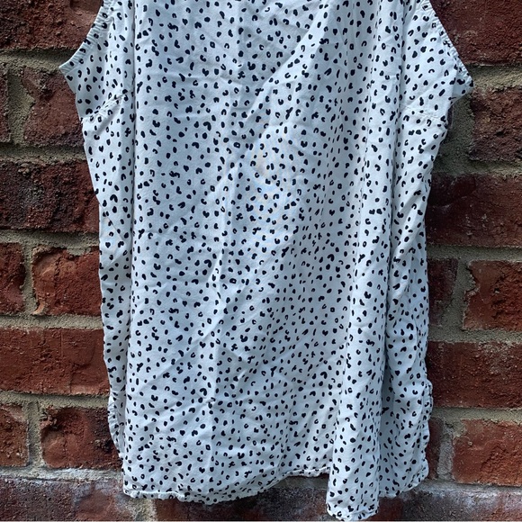 • [Old Navy] High Neck Dotted Top • - Picture 3 of 12